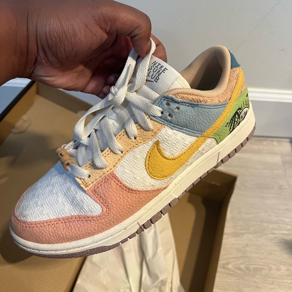 Nike Low-Top Multicolor Pastel Leather Sneaker